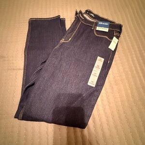 Old Navy Women’s Slim Straight Jeans in Deep Indigo